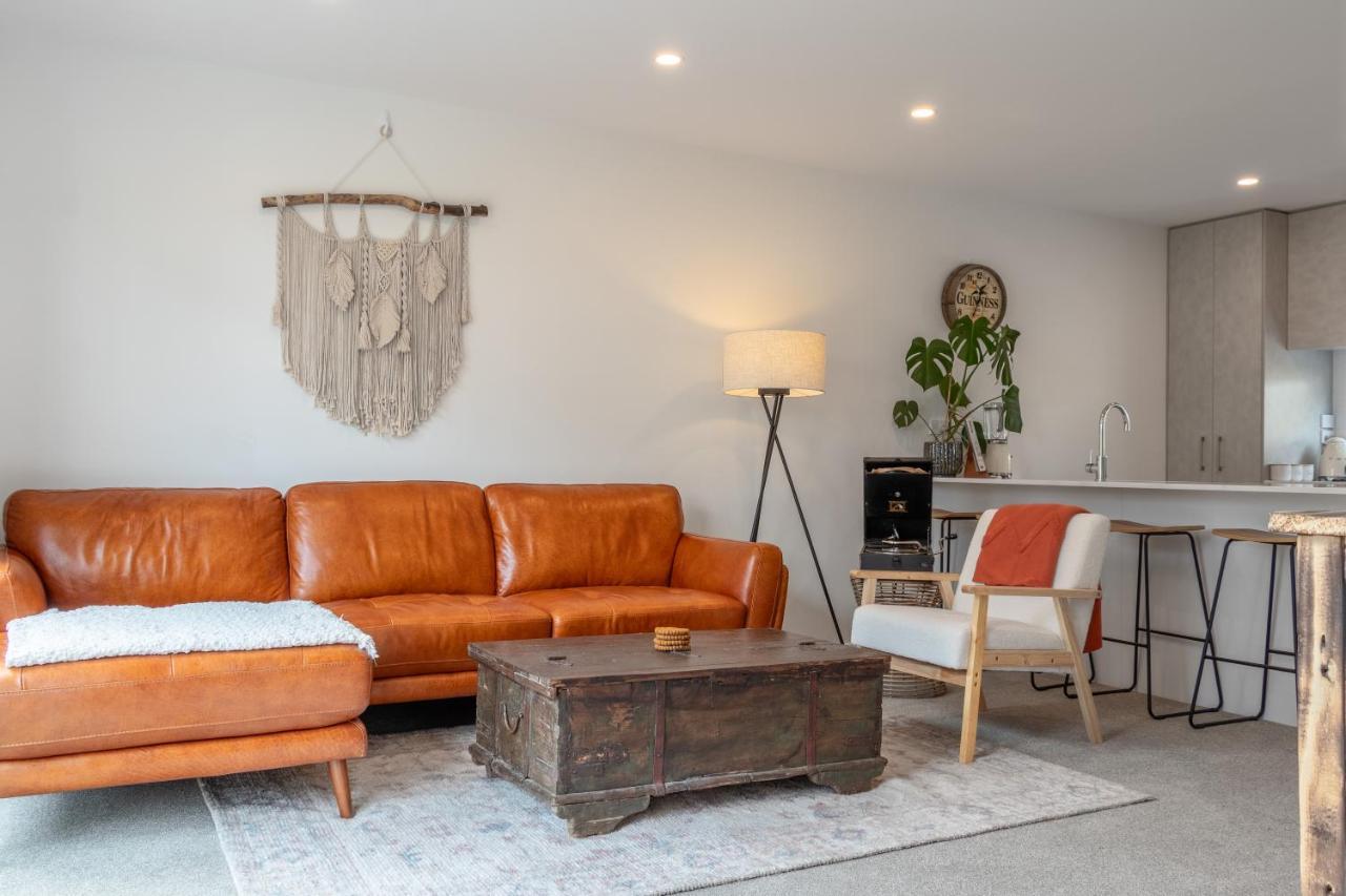 Appartement Cozy Retreat With Hot Tub à Christchurch Extérieur photo